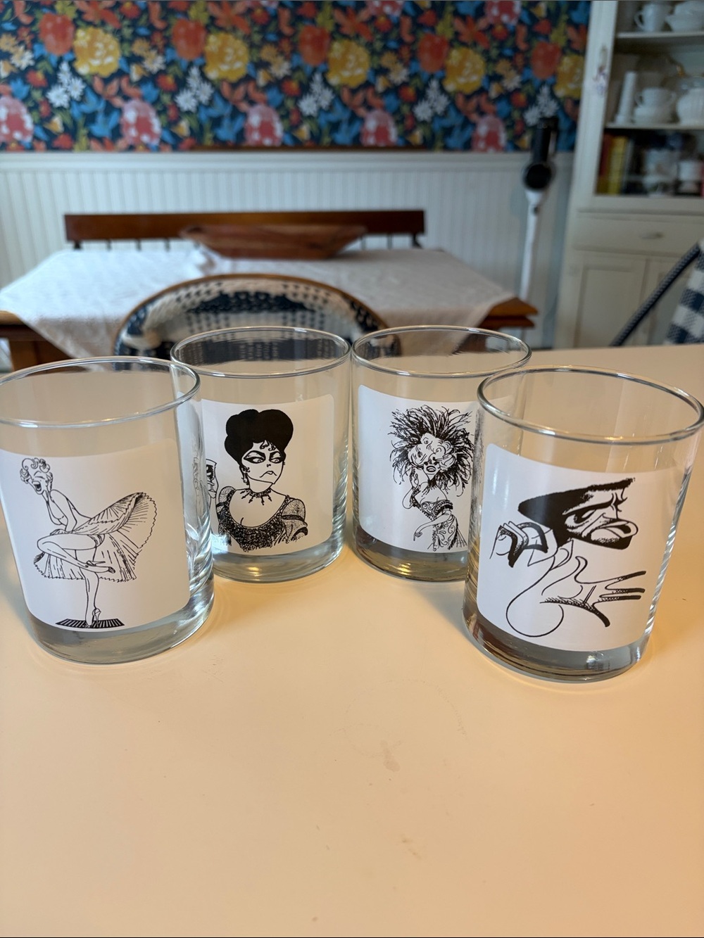 Vintage Al Hirschfeld Hollywood Regency
Lowball Rocks Glass Set of 4